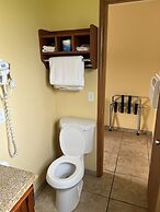 All Star Inn & Suites
