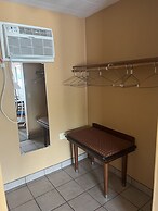 All Star Inn & Suites