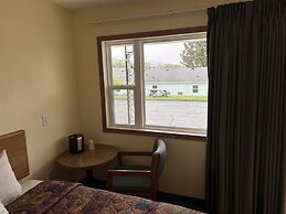 All Star Inn & Suites