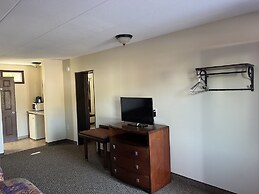 All Star Inn & Suites