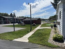 All Star Inn & Suites