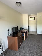 All Star Inn & Suites