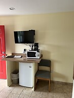 All Star Inn & Suites