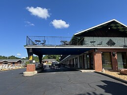All Star Inn & Suites