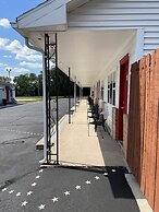 All Star Inn & Suites