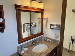 All Star Inn & Suites