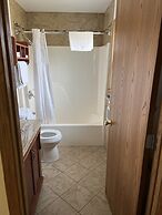 All Star Inn & Suites
