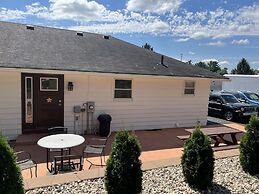 All Star Inn & Suites