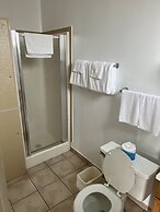 All Star Inn & Suites