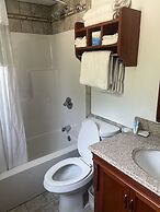 All Star Inn & Suites
