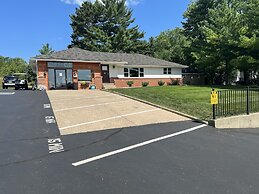 All Star Inn & Suites