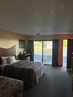 All Star Inn & Suites