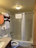 All Star Inn & Suites