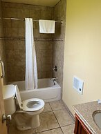 All Star Inn & Suites