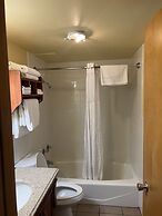 All Star Inn & Suites