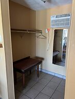 All Star Inn & Suites