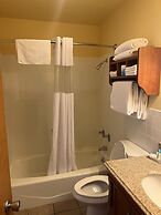 All Star Inn & Suites