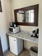 All Star Inn & Suites