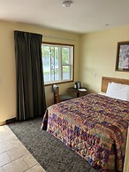 All Star Inn & Suites