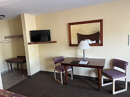 All Star Inn & Suites