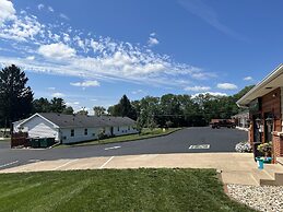 All Star Inn & Suites