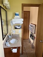 All Star Inn & Suites