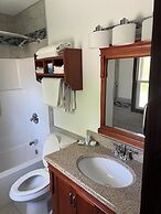 All Star Inn & Suites