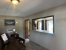 All Star Inn & Suites