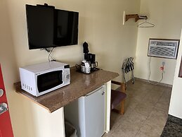 All Star Inn & Suites