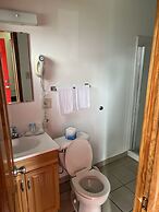 All Star Inn & Suites