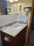 All Star Inn & Suites