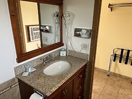 All Star Inn & Suites