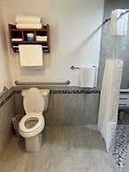 All Star Inn & Suites