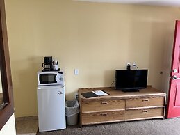 All Star Inn & Suites