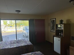 All Star Inn & Suites