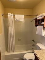 All Star Inn & Suites