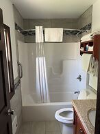 All Star Inn & Suites