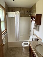 All Star Inn & Suites