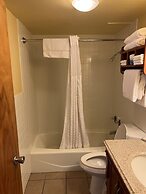 All Star Inn & Suites