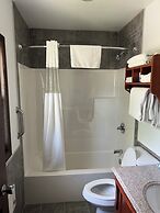 All Star Inn & Suites