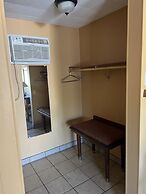All Star Inn & Suites