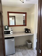 All Star Inn & Suites