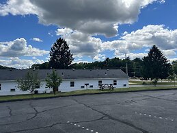 All Star Inn & Suites