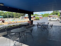All Star Inn & Suites