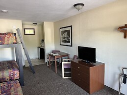 All Star Inn & Suites