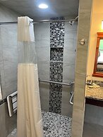 All Star Inn & Suites