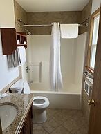 All Star Inn & Suites