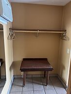 All Star Inn & Suites