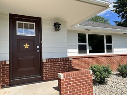All Star Inn & Suites