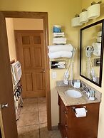 All Star Inn & Suites
